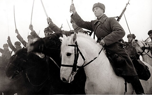 Почему тов. Сталин был не против того, чтобы кавалеристы РККА воевали за «За веру, царя и Отечество!»