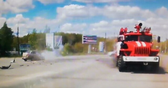 Авария дня. Столкновение таксиста с пожарной машиной в Нижегородской области