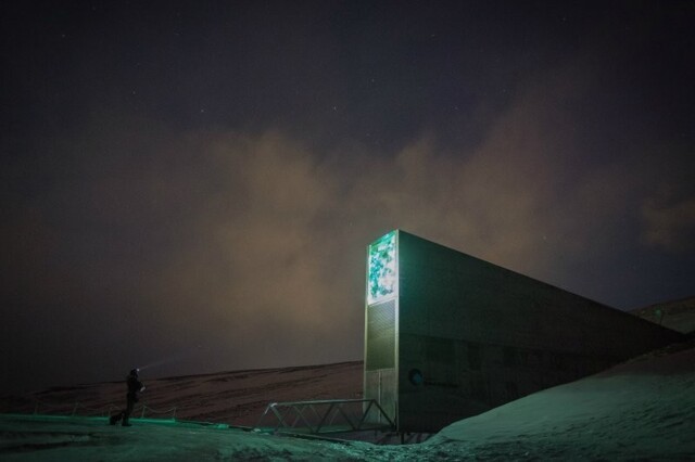Для чего люди построили огромное хранилище семян на Шпицбергене
