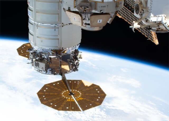 Американский грузовой корабль Cygnus впервые скорректировал орбиту МКС