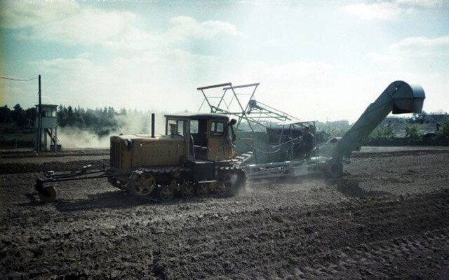Легенда советских полей: первый гусеничный сельскохозяйственный трактор ДТ-54