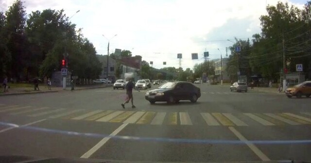 Неудачная попытка «бессмертного» пешехода перейти дорогу в Твери