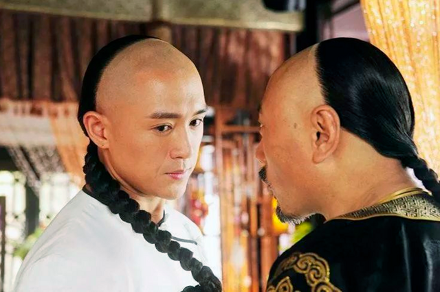 Зачем мужчины в Китае раньше носили косички на выбритой голове?