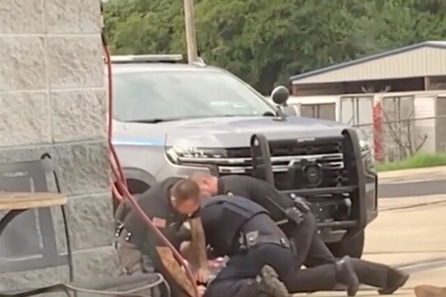 3 офицера из США отстранены от должности после появления видео с насильственным арестом