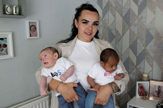 Британка родила близнецов с разным цветом кожи