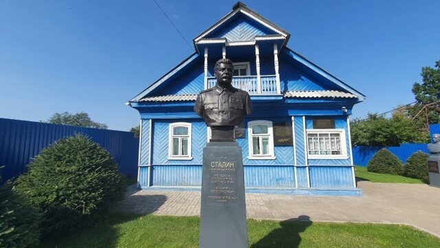 "Здесь был Сталин", - сказали крестьянке, когда она вернулась к себе домой: Как Иосиф Виссарионович ездил во Ржев