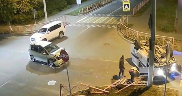 В Иркутской области водитель не уступил дорогу и перевернул на крышу полицейский «УАЗик»