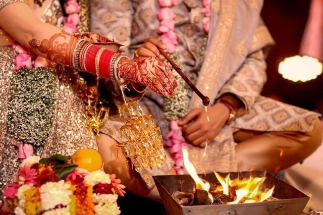 Индиец провел свадебную церемонию с любовницей с согласия законной жены