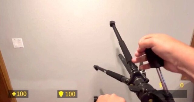 Парень превращает предметы домашнего обихода в пушки из видеоигр и перезаряжает их