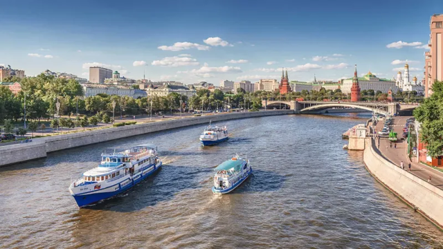 Порядка 2,6 миллиона человек совершили прогулки по Москве-реке в летнем сезоне