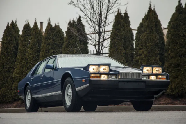 Aston Martin Lagonda: самая странная люксовая машина в истории