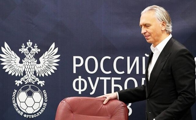 Российский футбол заплутал в двух соснах