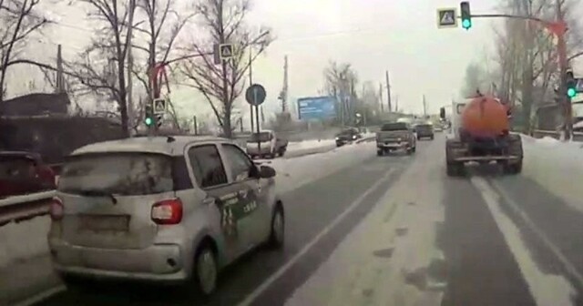 ДТП с ассенизаторской машиной в Иркутске