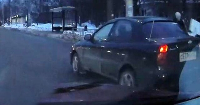 В Дзержинске два водителя не поделили полосу и устроили ДТП