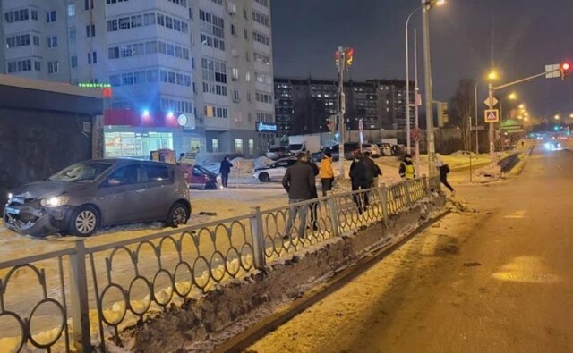 Авария дня. Автомобилистка сбила четырёх пешеходов в Екатеринбурге