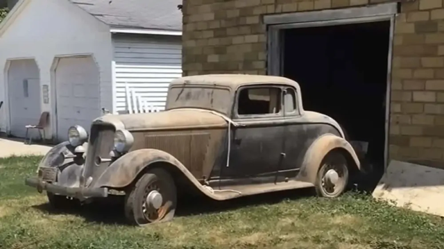 Довоенный автомобиль Dodge Barn помыли впервые за 56 лет