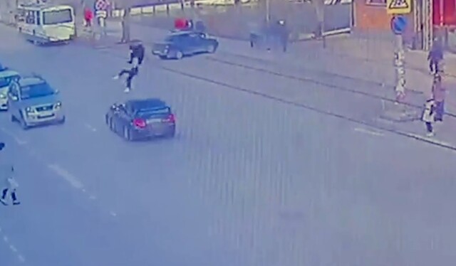Видео апрельское, но теперь стали известны подробности о судьбе водителя