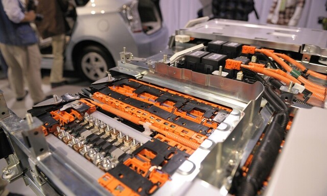 Корея запретила поставку в Россию батарей для электромобилей
