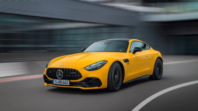 Самый медленный Mercedes-AMG GT стал дешевле на 49 тысяч евро