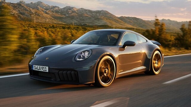 Porsche 911 стал гибридом