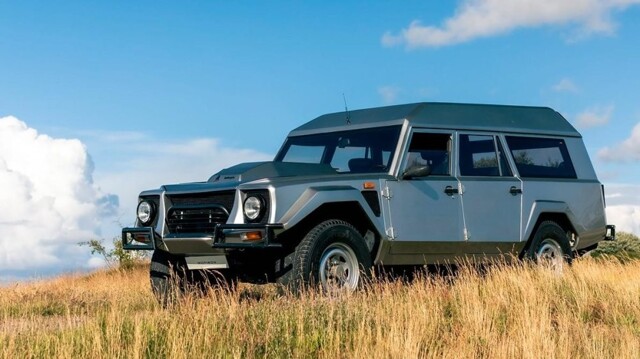 Уникальный внедорожник Lamborghini LM002 выставят на аукцион