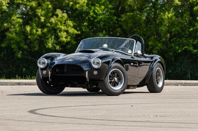 Shelby Cobra 1963 года планируют продать за 129 миллионов рублей