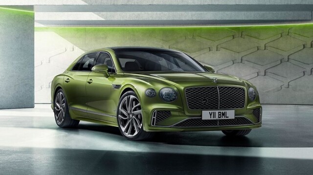 Bentley представил мощнейший в своей истории седан Flying Spur