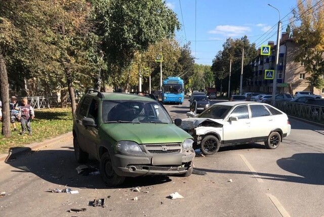 Выезд со двора "по-британски"