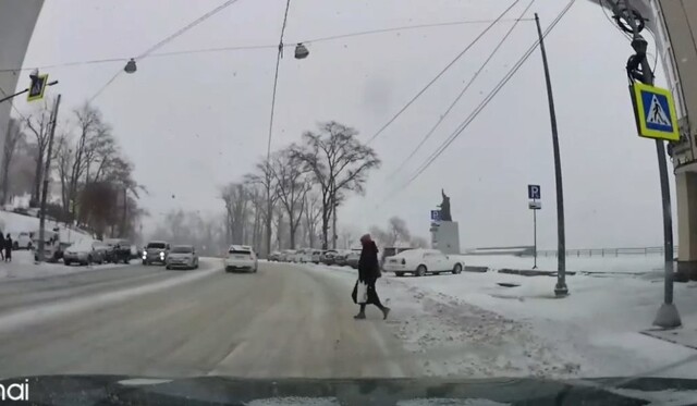 Перекрестилась и дальше пошла