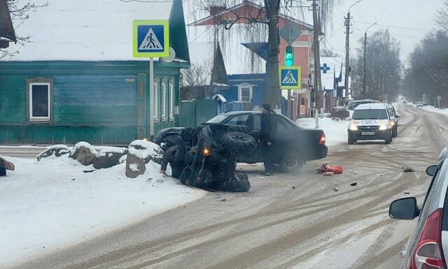 Квадроциклист столкнулся со встречным автомобилем