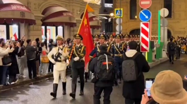 В Москве подразделения армии Китая приняли участие в репетиции парада к 9 мая
