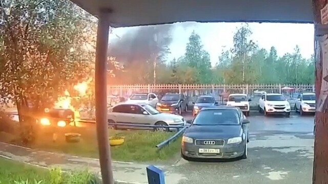 Захотели посмотреть как горит бензин и сожгли соседские машины