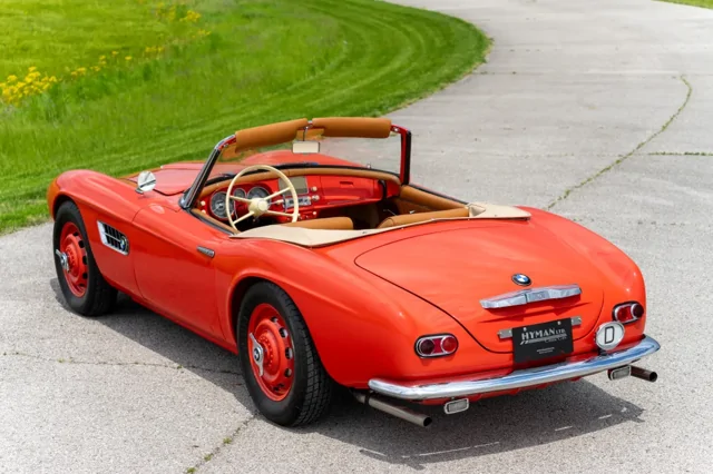 Очень редкий 67-летний BMW 507 оценили более чем в 1,5 миллиона долларов