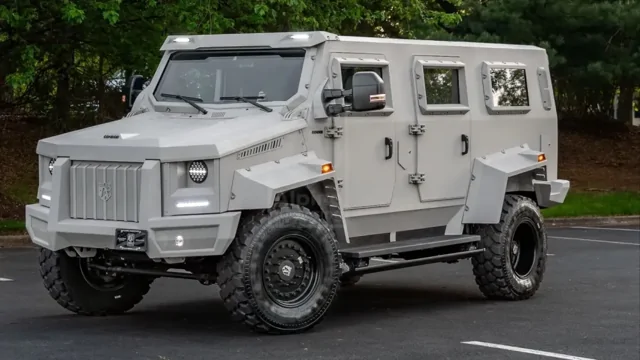 Ford F-600 превратили в роскошный броневик с салоном в стиле Mercedes-Maybach