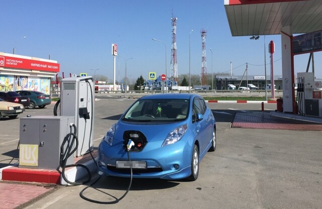 В России АЗС обяжут оборудовать быстрыми зарядными станциями для электромобилей