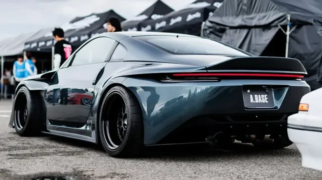 Nissan 350Z после тюнинга стал похож на два разных Porsche
