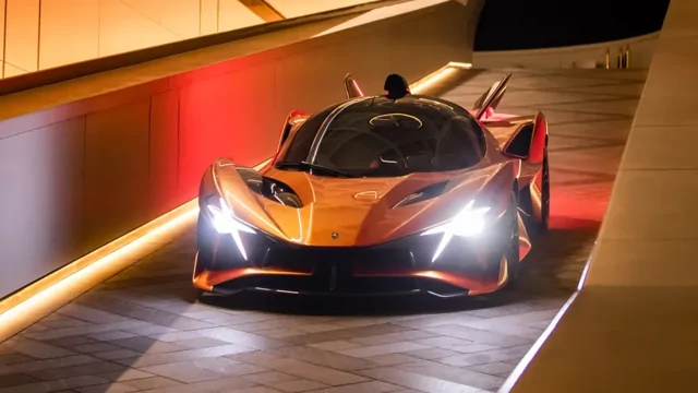Представлен новый суперкар Apollo Evo с V12