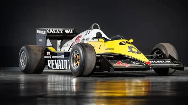 Renault выставит на продажу 100 раритетных автомобилей и спорткаров