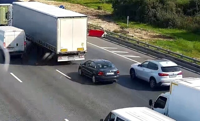 "Подушка безопасности" в виде легкового автомобиля