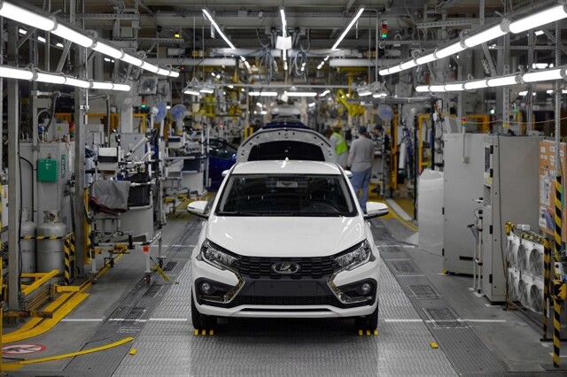 Российские автопроизводители получат за год субсидий почти на триллион рублей. Дальше больше