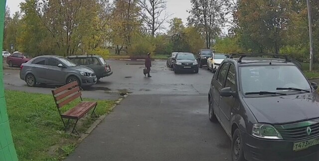 Автомобиль без водителя задавил пешехода