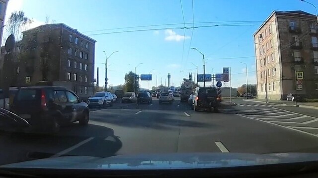 "Вот куда ты лезешь?"