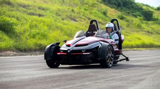 Yamaha представит в Токио полноуправляемый трицикл