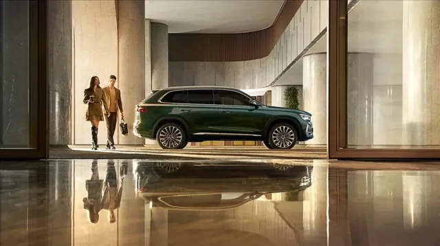 В Белоруссии начнут выпускать обновлённый Geely Monjaro — такой кроссовер появится и в России