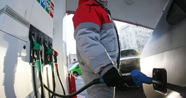 Союз автосервисов России обвинил АЗС в том, что там разбавляют бензин