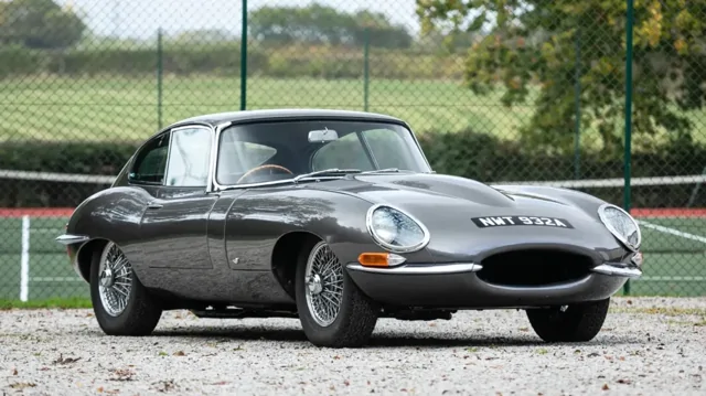 «Мистер Бин» продаёт свой Jaguar E-Type