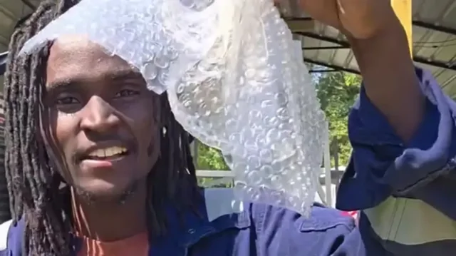 Умелец делает бензин у себя во дворе из пластиковых отходов