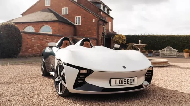 Экс-инженеры Tesla выпустили сверхлёгкий спидстер на батарейках