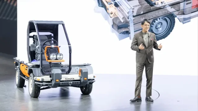 Toyota представила крошечный грузовик-конструктор, который будет продавать полуразобранным