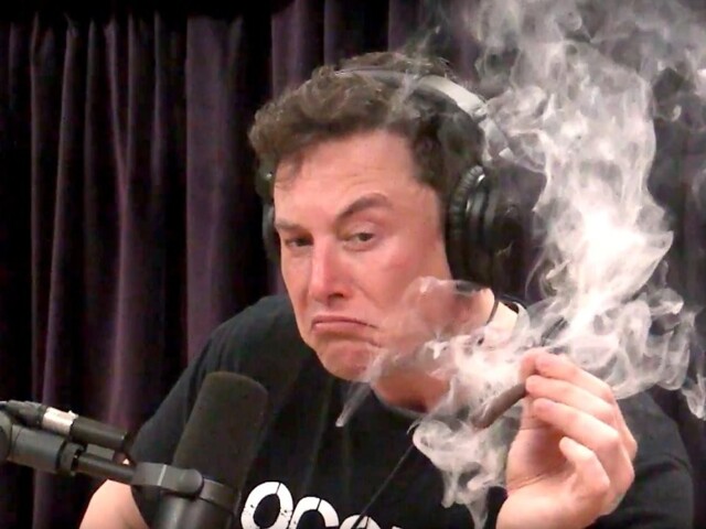 Акционеры Tesla согласились заплатить Илону Маску триллион долларов